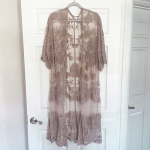 Altar’d State Lace Dust Rose Long Kimono S/M
